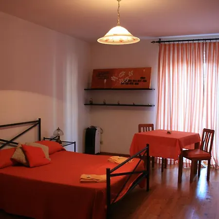 Largo Soninno Panzió Trieszt